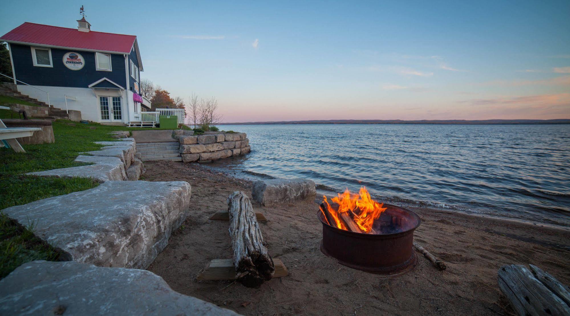 Greystone On Golden Lake Deacon Экстерьер фото